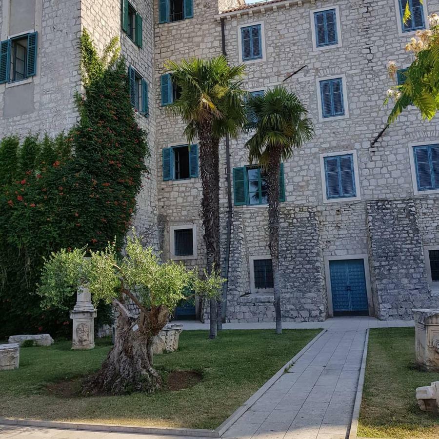 Holiday House "Villa Flora" Шибеник Экстерьер фото