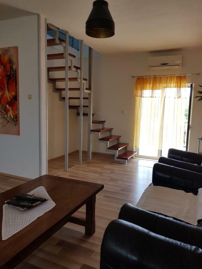 Holiday House "Villa Flora" Шибеник Экстерьер фото